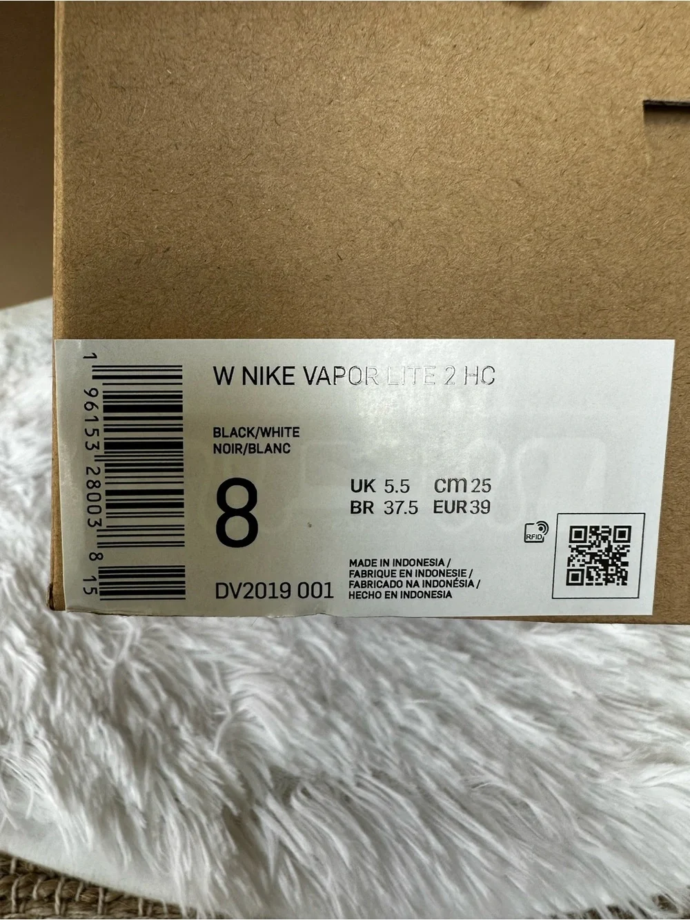 New in Box Nike Black and White Women's Vapor Lite 2 HC Athletic Shoes